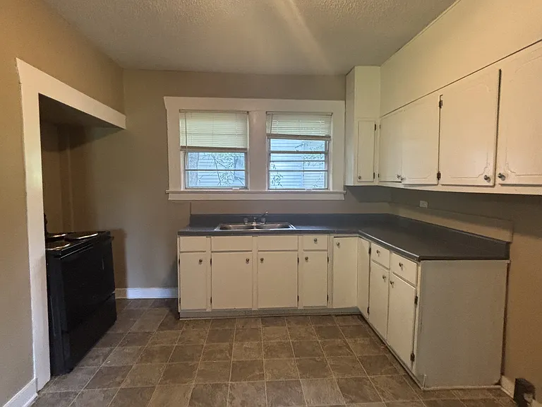 538 Gulfport St — Photo 6