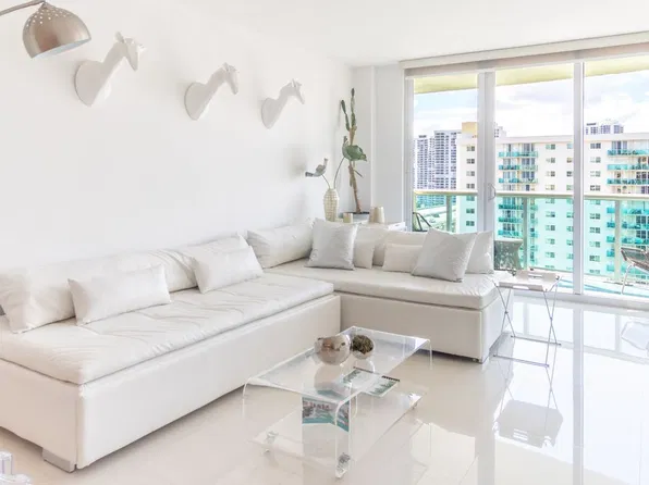 19370 Collins Ave, North Miami Beach, FL