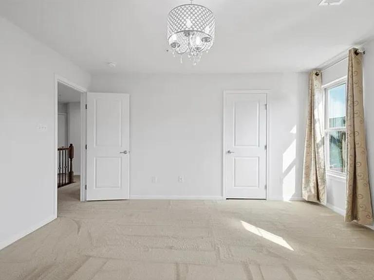 2029 Connecticut Ln — Photo 10