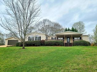 115 Natchez Trl, Bowdon, GA 30108