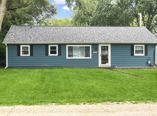 18200 W Lindenwood Dr, Grayslake, IL 60030