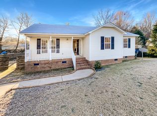 304 Dobro Ct, Zebulon, NC 27597