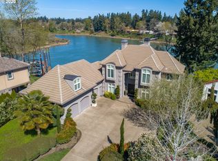 18404 Old River Lndg, Lake Oswego, OR 97034