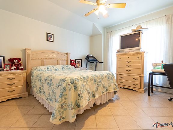 5th image of 1734 Louise Dr