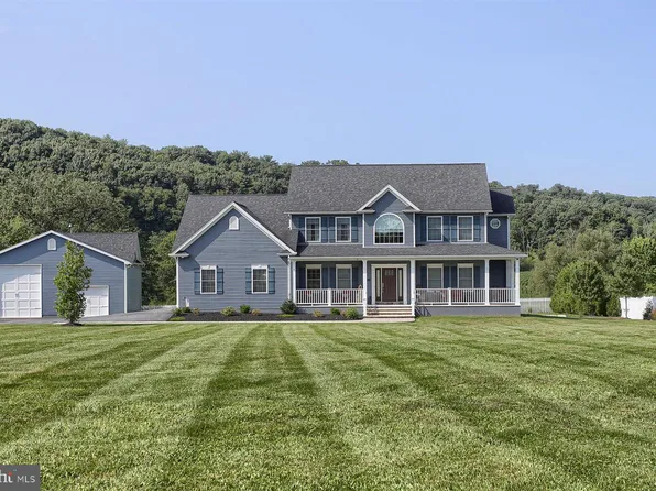 4 Sager Dr, Pine Grove, PA 17963
