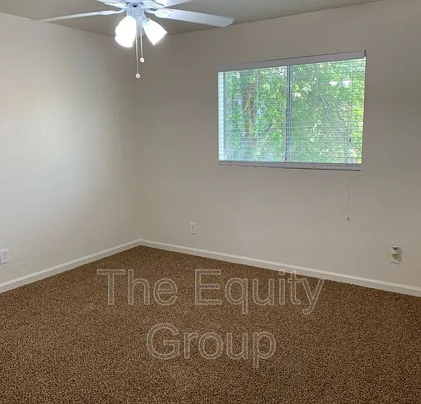 4008 W Meadow Ave — Photo 9