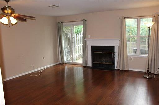 5th image of 1085 Oakcroft Ln