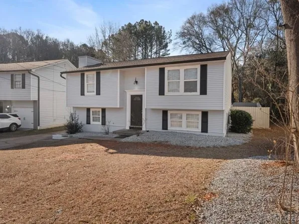 5268 Kinsdale Ln, Stone Mountain, GA 30088