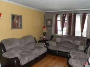 4255 W Nelson St, Chicago, IL 60641