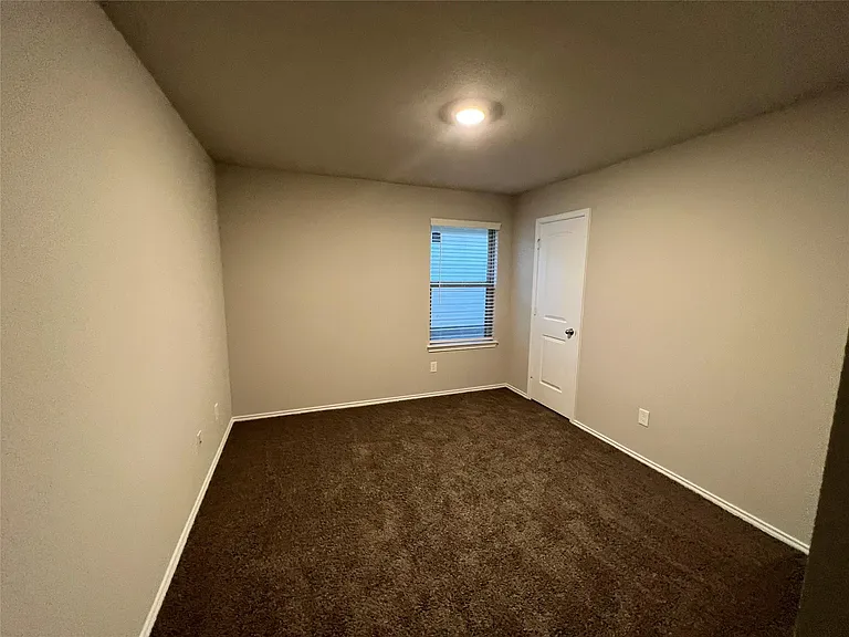 332 Pecos Dr — Photo 7