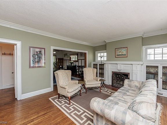 4th image of 2168 Cottage Grove Dr
