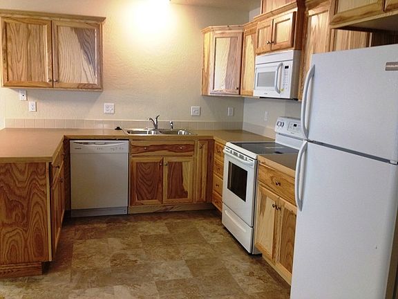3rd image of 315 E 39th St