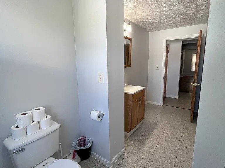 3231 Scranton Rd #1 — Photo 16