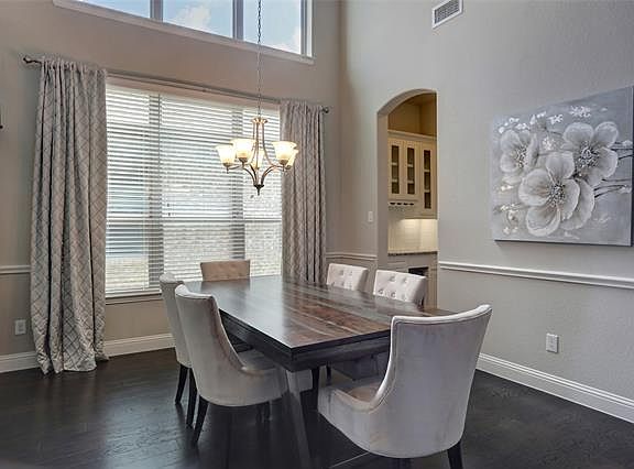 4th image of 2212 Grant Park Way
