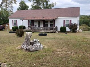 320 Alvin J Dalton Ln, Mc Ewen, TN 37101