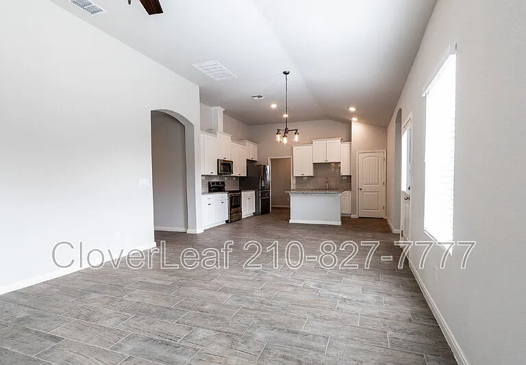 524 Willow Valley St — Photo 6