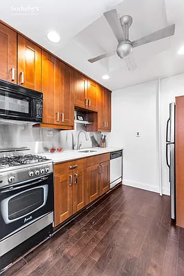 Sold by Sotheby's International Realty | media 5