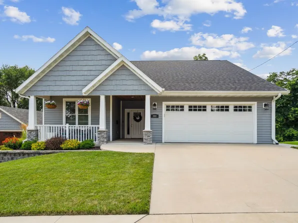 191 Julien Dubuque Dr, Dubuque, IA 52003