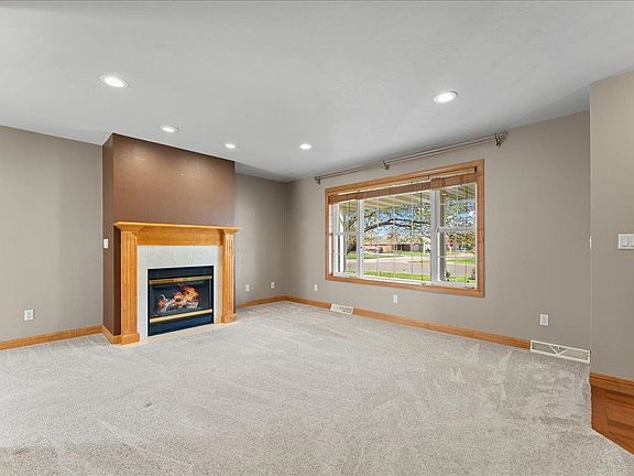 2nd image of 407 Waterview Rd