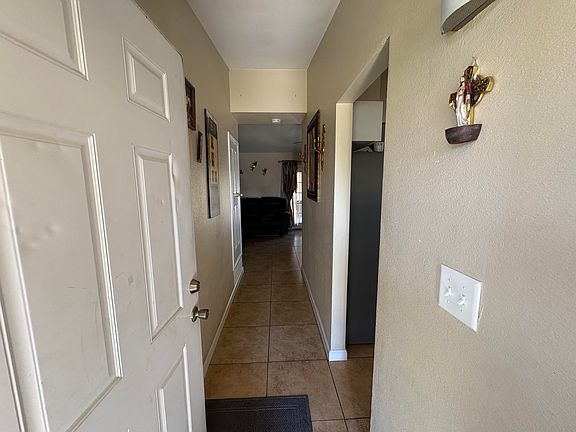 3rd image of 1312 N Gowdy Street