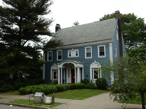 3rd image of 230 Derrom Ave