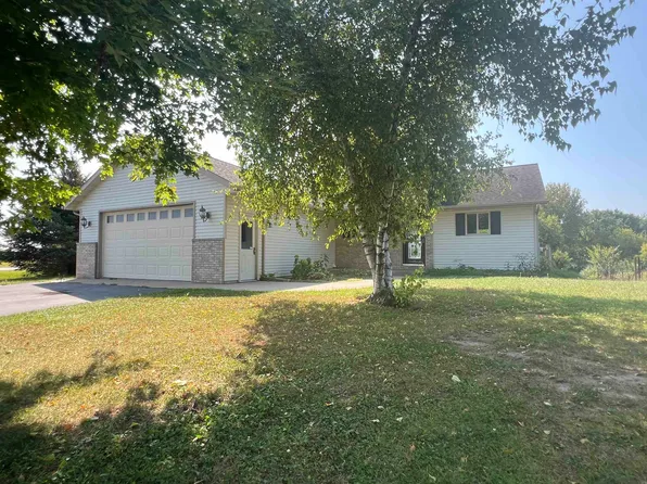 W6109 Ridge Rd, Pardeeville, WI 53954