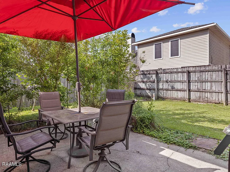 303 Plaza Village Dr — Photo 18