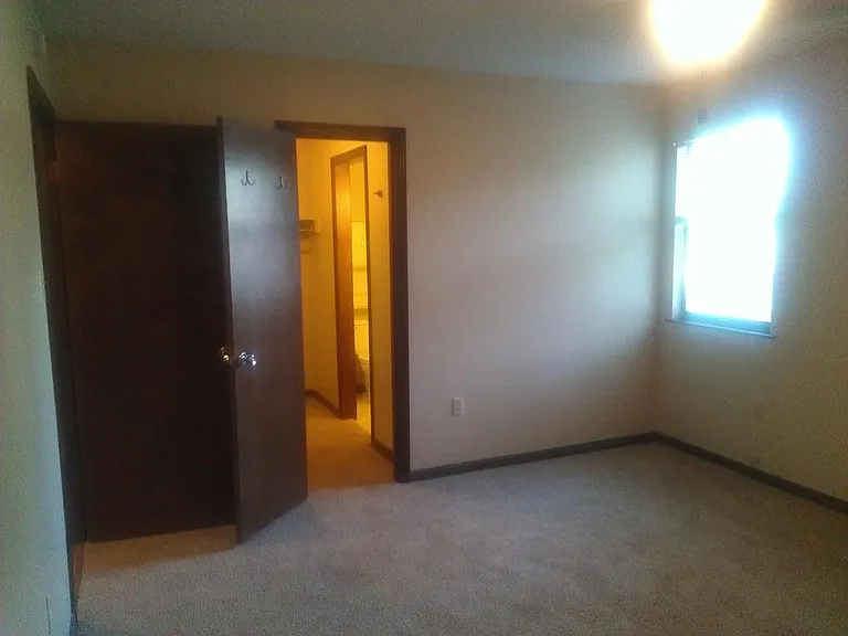5521 Green Valley Ave — Photo 8