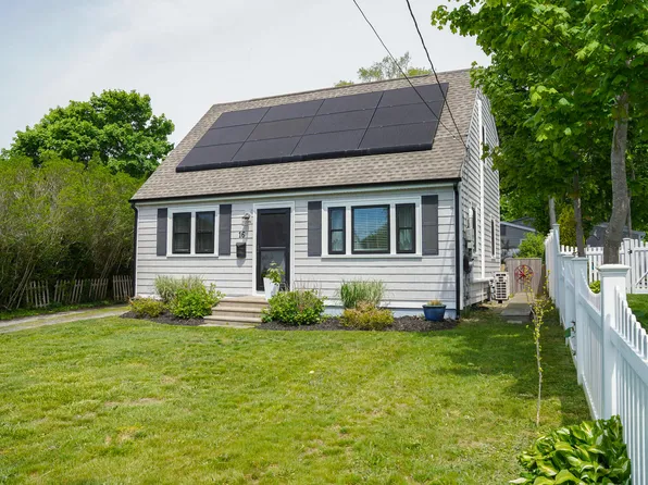 16 Dartmouth Street, Hyannis, MA 02601