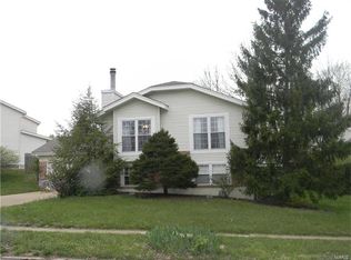 127 Holly Green Dr, Ballwin, MO