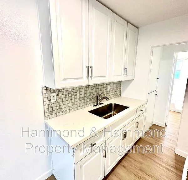 5854 Tujunga Ave #2 — Photo 4