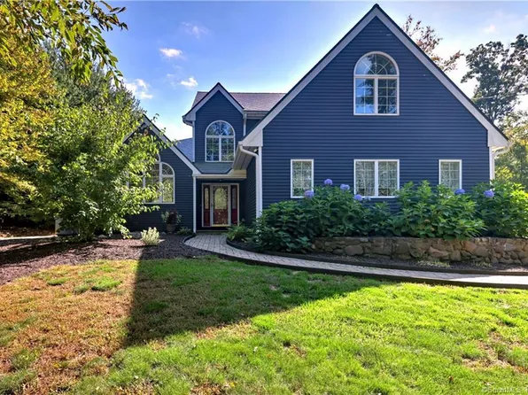 51 North Woods Road, Hamden, CT 06518