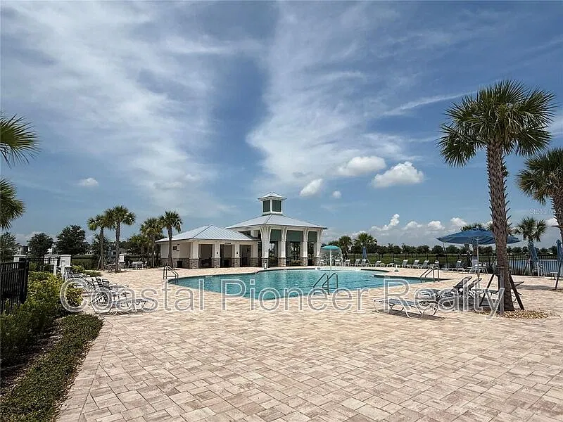 4 bed, 3.5 bath, 2752 sqft, $2,800 — Photo 4
