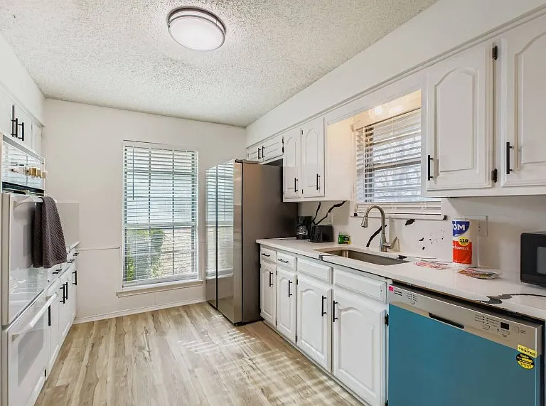 1711 Windsong Trl — Photo 25