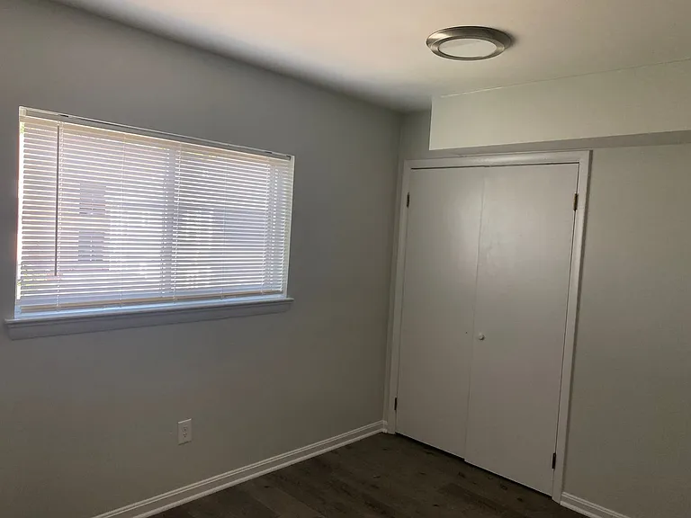 2110 N Culpeper St — Photo 9