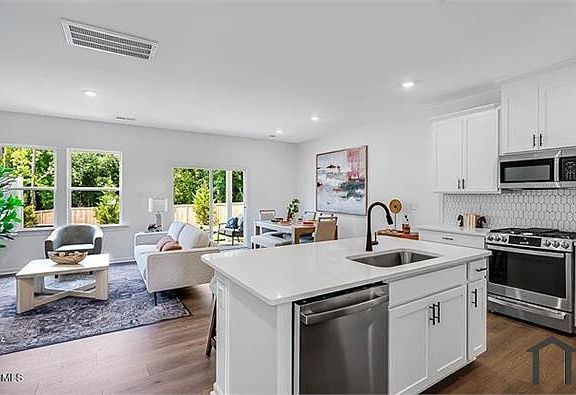 3rd image of 2716 Sammish Way