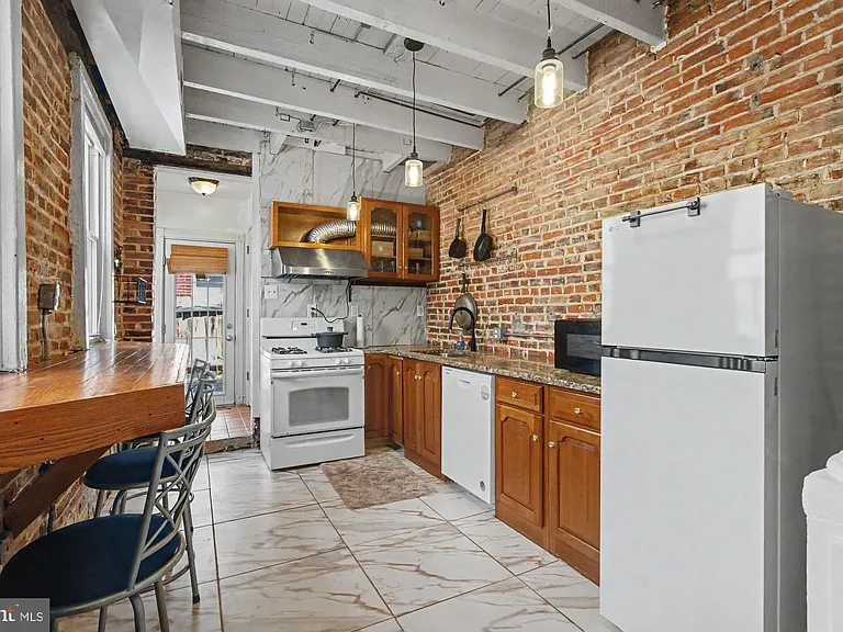 14 Poultney St — Photo 11