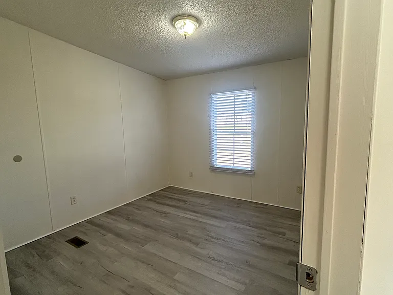 441 Cattail Ct — Photo 10