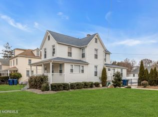 323 Roosevelt Ave, Oakhurst, NJ