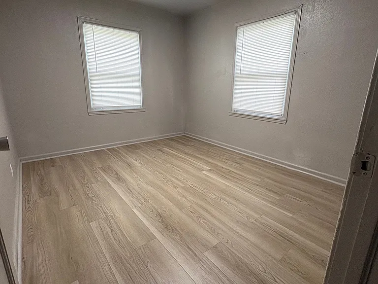 819 N Denver St — Photo 6