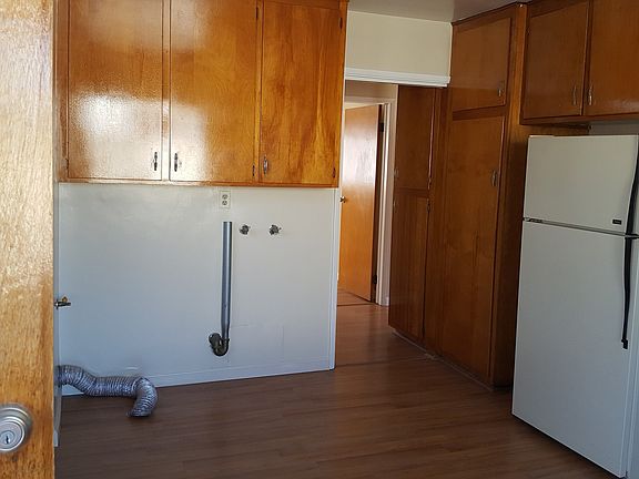 2nd image of 13520 Cerise Ave
