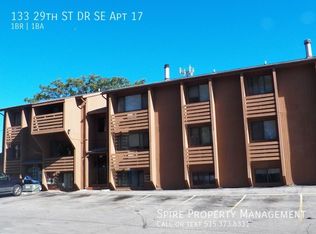 133 29th Street Dr SE APT 17, Cedar Rapids, IA 52403