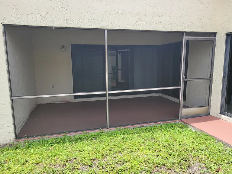 5881 Chester Ln — Photo 38