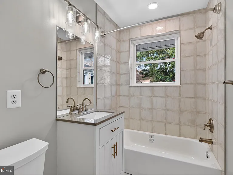 4625 Strathblane Pl — Photo 9