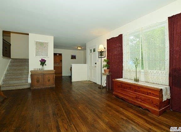 3rd image of 7 Talmadge Dr