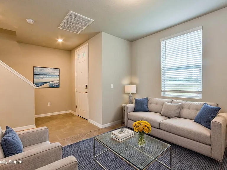 1510 Branchwood Ln — Photo 4