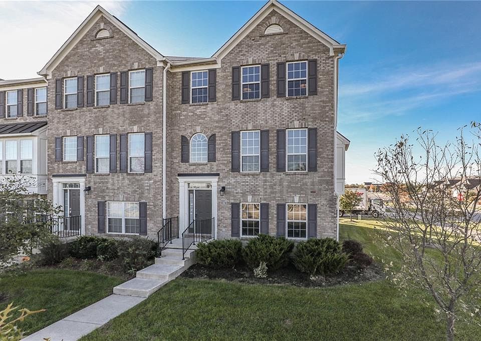1st image of 262 Coatsville Dr