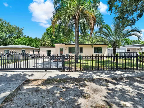 135 NW 121st St, North Miami, FL 33168