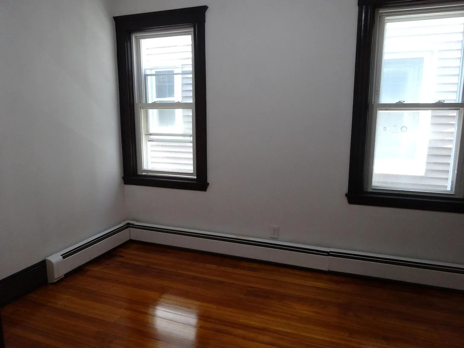 3 bed, 9999 sqft, $4,000 — Photo 3