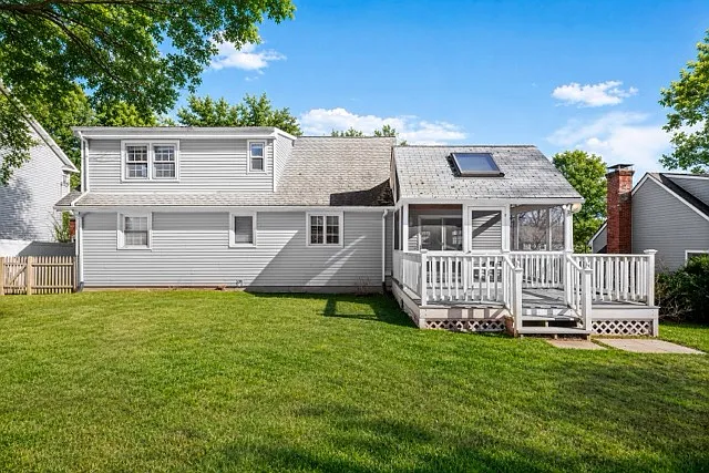 111 Mayweed Rd — Photo 16